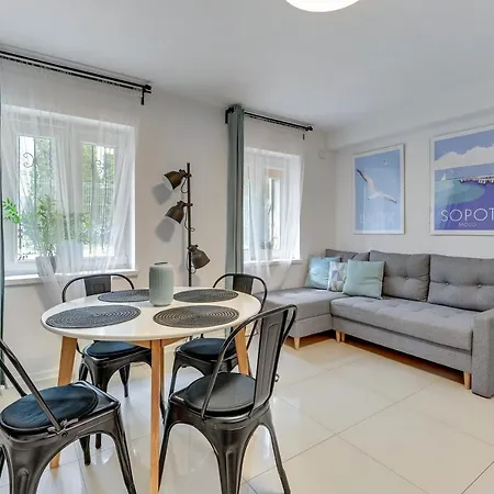 Przy Helskiej - Basement - Przyziemie * Сопот